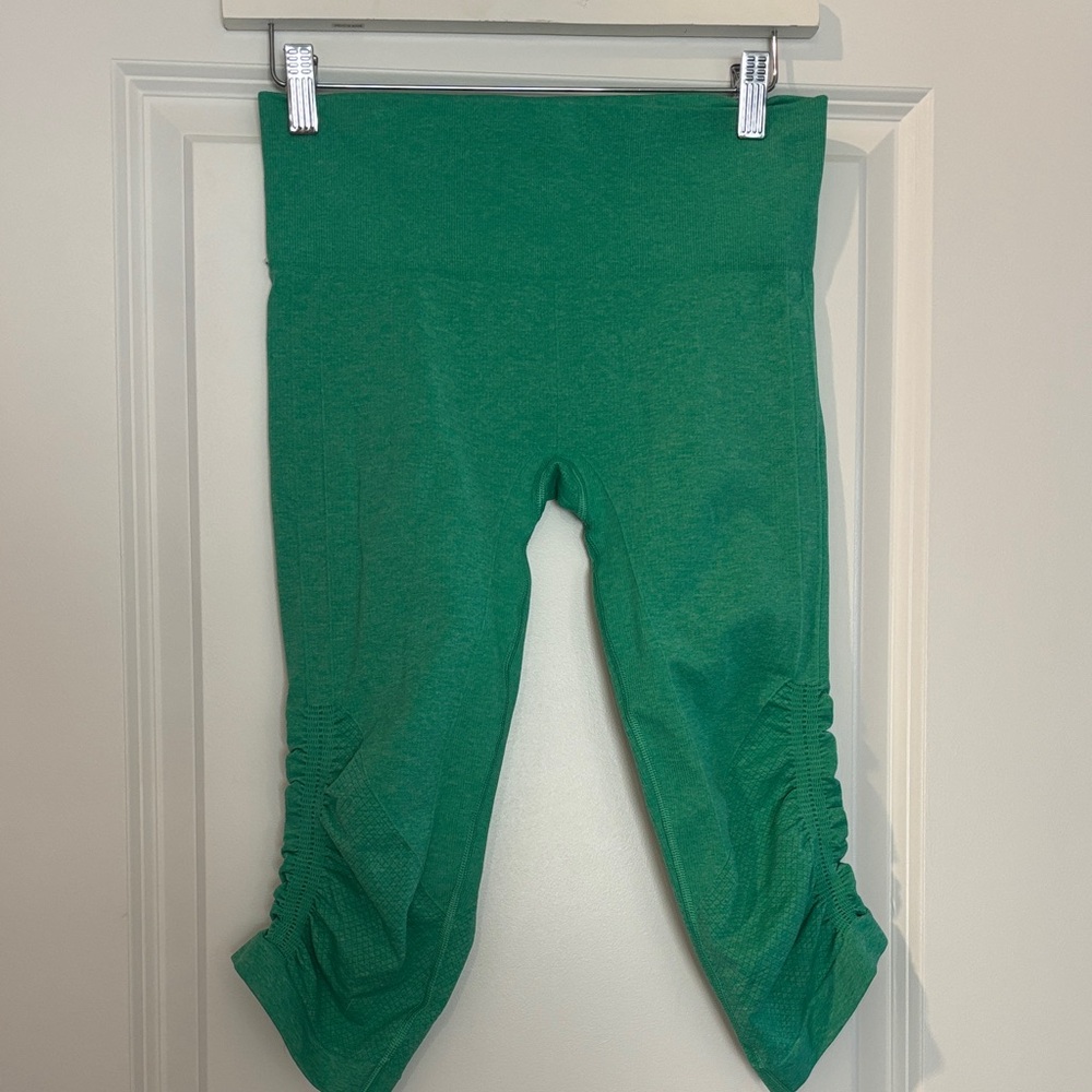 lululemon athletica Vibrant Green Women Capri Leggings